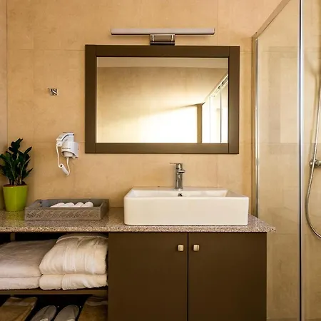 Hotel Emerald *